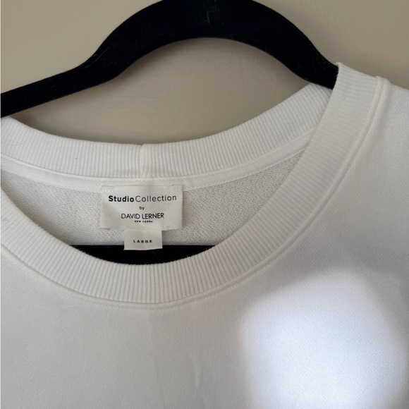 Studio Collection White Ruffle Sleeve Top – Size Large - Picture 4 of 5